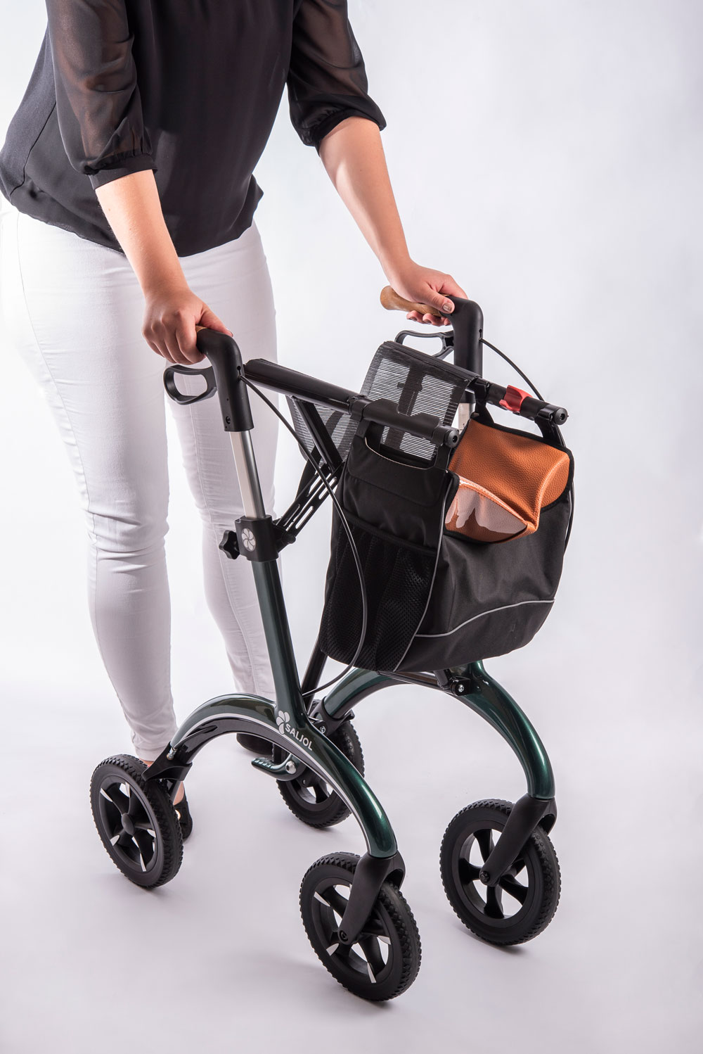 Klappbarer SALJOL-Rollator aus Carbon