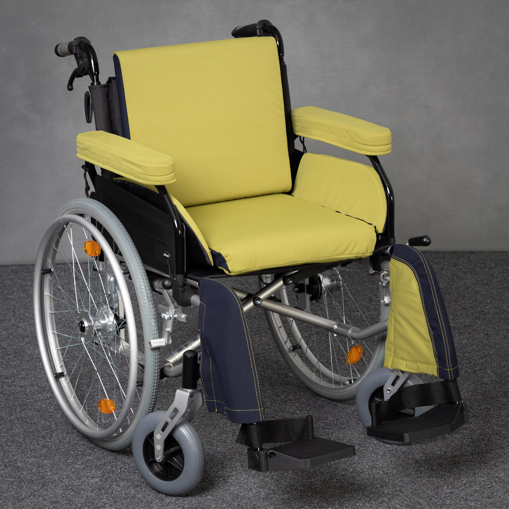 Rollstuhl Freetec mit Inlay apfelgrün